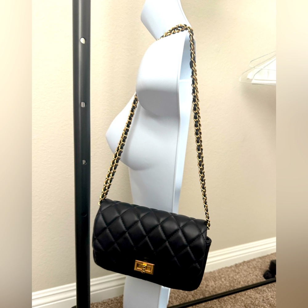 David Jones Paris leather shoulder bag